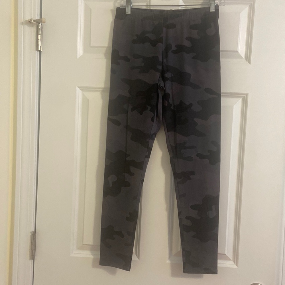 🧡 Junior’s camo print ankle leggings